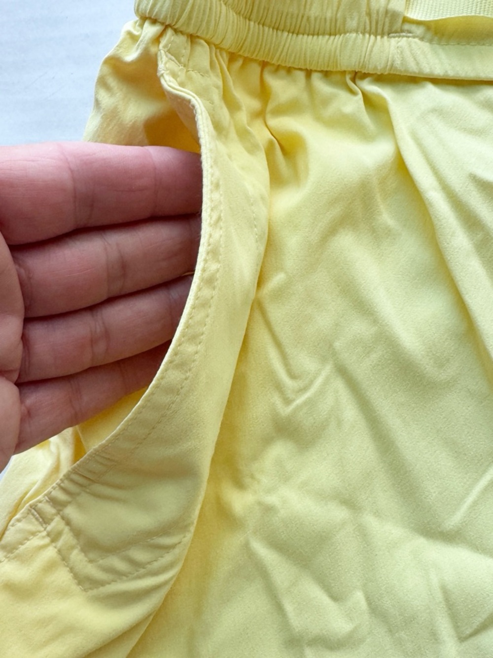 ATHLETA New Highland High Rise 3 1/2" Utility Short in Citron Yellow NWT - Picture 4 of 16
